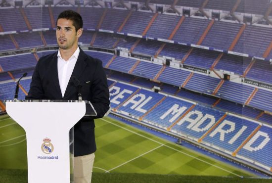 德天空：拜仁有意科索沃妖锋阿斯拉尼，双方已展开初步谈判（德天空：拜仁相中科索沃锋线新星阿斯拉尼，初步谈判已启动）