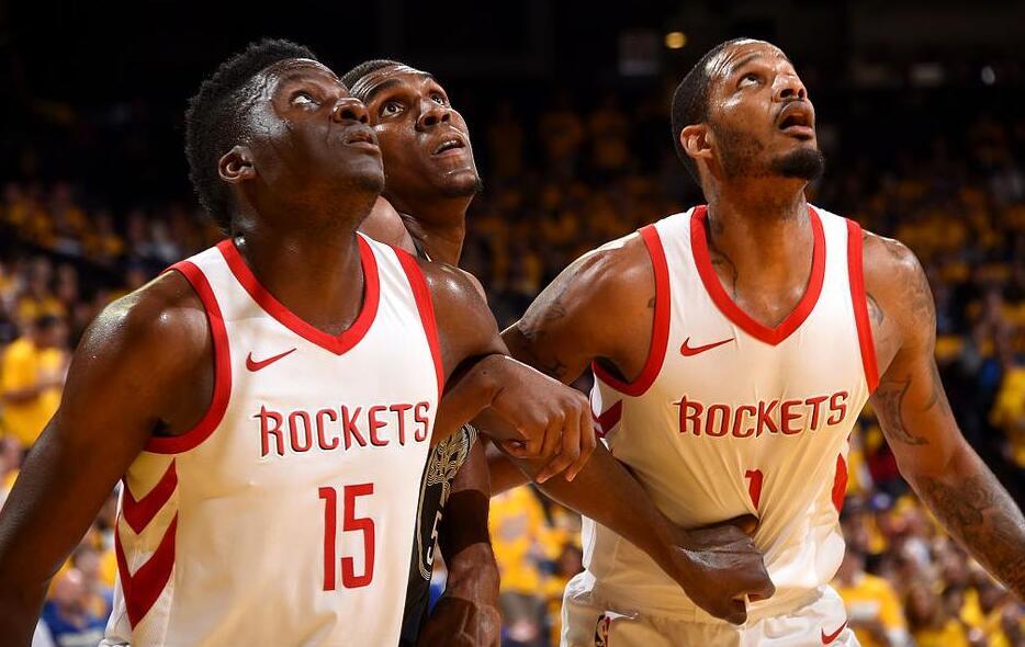 北京国安队获足协杯赛冠军，贺信来了！（北京国安捧起足协杯冠军，贺信送达！）