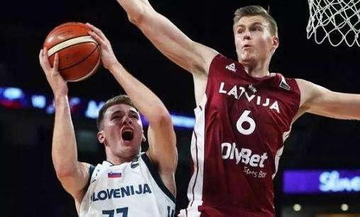 自弗里克后首位，齐沃执教生涯前四场欧冠全部获胜（齐沃成继弗里克后首人：执教欧冠前四战全胜）