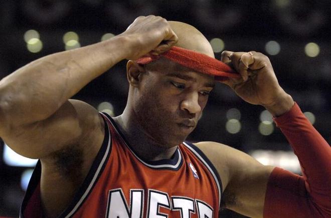 随着AC米兰3-2大逆转，意甲最新积分榜出炉：榜首易主+前三重洗牌（AC米兰3-2逆转，意甲新积分榜出炉：榜首易位，前三重排）