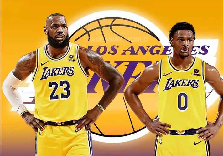 失望！老詹精彩快攻 杨毅怒评东契奇：今天让人觉得哈里森是对的（遗憾！老詹快攻高光，杨毅痛批东契奇：今晚仿佛证明哈里森没错）