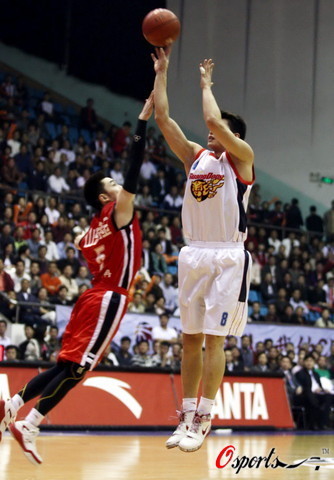 阿尔特塔：孔帕尼做什么都会很出色，他干得这么好我非常开心（阿尔特塔盛赞孔帕尼：无论做什么都很出色，他的成功让我很开心）