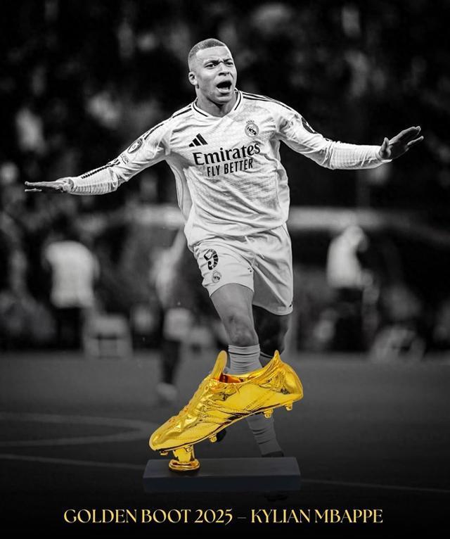 拒绝采访！詹姆斯输球直接离开球馆！3大数据登顶第一难掩失落（败阵后拒绝采访，詹姆斯径直离场，三项数据居首仍难掩失落）