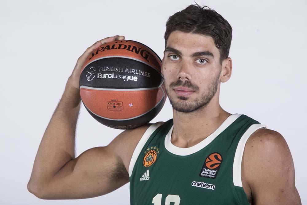 杜兰特一节半独得16分，关键时刻展现巨星风采（杜兰特一节半轰下16分，关键时刻尽显巨星本色）