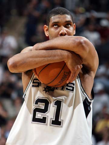 英超前瞻：阿森纳近十轮不败领跑，布伦特福德客场两连败（英超前瞻：阿森纳近10轮不败领跑，布伦特福德客场遭两连败）