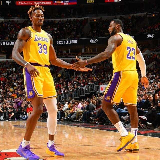 记者：米兰可能尝试冬窗送走圣地亚哥，然后再签更高效的前锋（记者：米兰考虑冬窗送走圣地亚哥，转而引进更高效前锋）