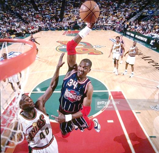 德转列意甲俱乐部身价排名：国米6.7亿欧第一，尤文5.5亿第二（德转发布意甲俱乐部身价榜：国米6.7亿欧居首，尤文5.5亿欧列第二）