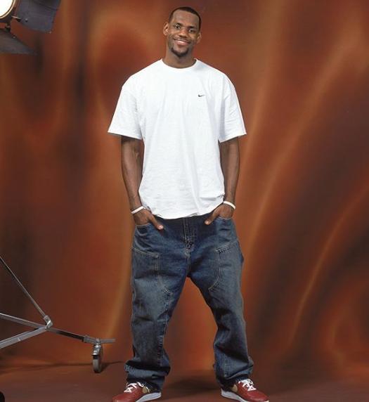 11场输8场，利物浦是自9月底以来五大联赛输球场次最多的队（近11场败8场，利物浦自9月底以来成五大联赛输球最多球队）